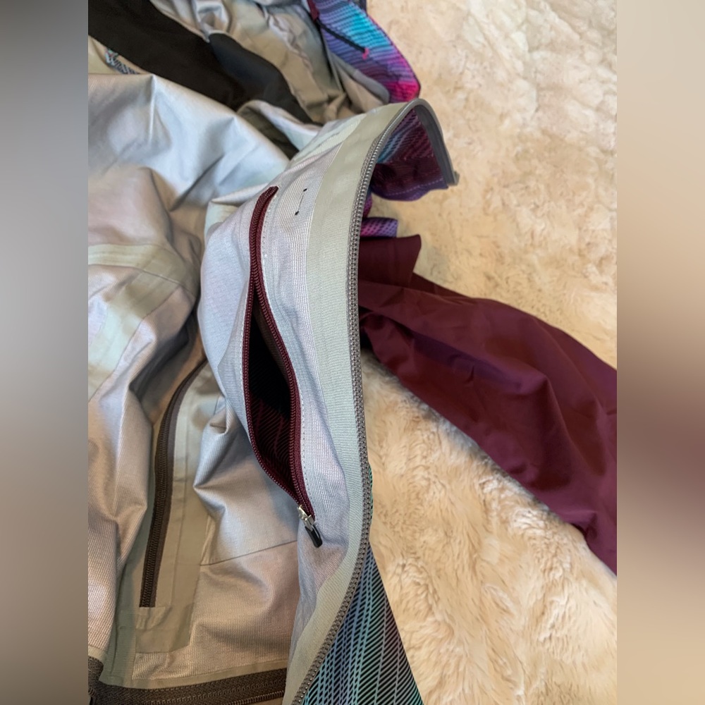 Spyder Ski Jacket, M, Like New. - Picture 9 of 16